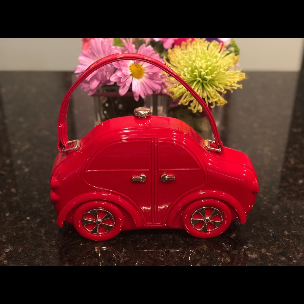 Car shaped purse! 🚗
